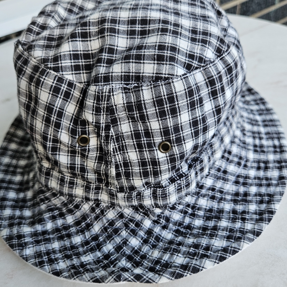 Black & white plaid summer sun hat cotton shell and lining